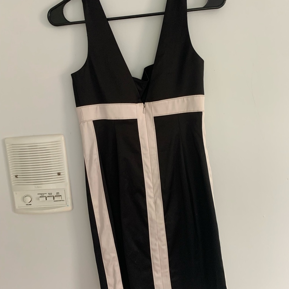 Formal dress - Picture 2 of 3